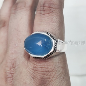 Vente en gros de bagues pour hommes en calcédoine bleue naturelle, pierres précieuses, bagues de naissance de toutes tailles, bijoux ottomans faits à la main, bagues en argent sterling 925 - Product Image 2