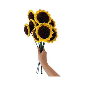 Ramo de Girasoles de Ganchillo Hecho a Mano, Decoración Floral de Lana de Algodón para el Hogar, para Cumpleaños, Aniversario, Graduación, por Proveedores Indios - Product Image 1