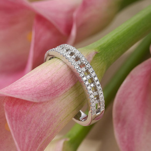 Jeulia Women's Geometric Lattice Open-Work Moissanite Pav Wedding Band - Product Image 5