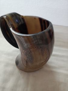 Tasses en corne personnalisées avec gravure disponibles en taille 500 ml, adaptées aux magasins de fournitures viking et à la revente - Product Image 5