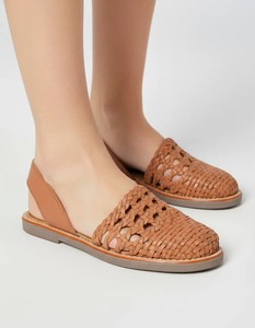 Sandales plates tissées pour femmes, à enfiler, en cuir, respirantes, antidérapantes, avec amorti, chaussures d'été pour l'extérieur - Product Image 6