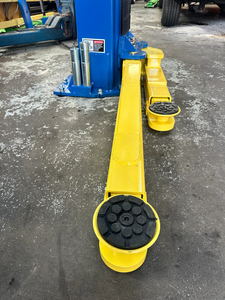 Elevador de Dos Postes Northstar de 10,000 lb. Elevador de dos postes de alta resistencia con gran capacidad de elevación, el mejor elevador de autos para taller mecánico, proveedor cerca de mí - Product Image 4