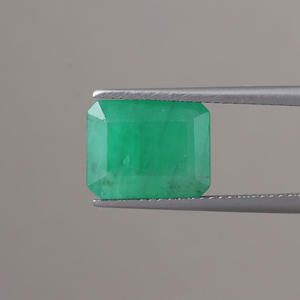 มรกตธรรมชาติขายส่ง รับรองโดย IGI น้ำหนัก 5.21 กะรัต ทรงมรกต 12x9 มม. สีเขียวพรีเมียม แสงสว่าง รับรองโดยผู้ตรวจสอบบุคคลที่สาม - Product Image 1
