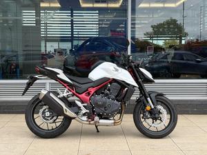 Disponible CB750 Hornet 755cc (Motocicleta) - Product Image 4