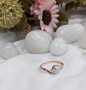 Bague de fiançailles de mariage en or massif, taille ronde, diamant cultivé en laboratoire Excellente bague en diamant torsadé - Product Image 5