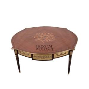 Mesa de Centro Redonda de Lujo con Incrustaciones de Madera, Adornos de Latón Antiguo y Marquetería Floral para Interiores Clásicos de Sala de Estar - Product Image 1