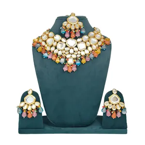Juego de Collar Meenakari Chapado en Oro de 18K con Dibbi Kundan Multicolor Sin Cortar, Joyería Cultural Coleccionable - Product Image 1