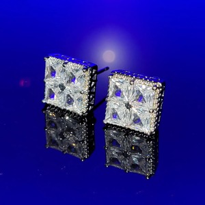 Pendientes de Diamantes Moissanite VVS para Mujer, Corte Cojín Cultivado en Laboratorio, Certificado IGI, Diseño Clásico Personalizable, Oro de 14k - Product Image 5