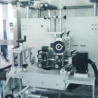 Machine d'étiquetage automatique de manchon rétractable de bouteille d'eau pour étiquette en PVC