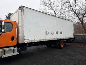 Camión de Carga Freightliner M2 de Alcance Global - Morgan Dry Box Van - ¡Bajo Kilometraje! Camión Usado de 28 pies con Caja y Puerta Trasera Elevable 4k - Product Image 2