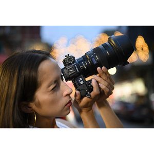 กล้องดิจิตอลมิเรอร์เลสระดับมืออาชีพ Z 7II FX-Format ความละเอียดสูง ถ่ายวิดีโอ 4K พร้อมชุดอุปกรณ์เสริมสำหรับการเดินทาง เลนส์ซูม - Product Image 1