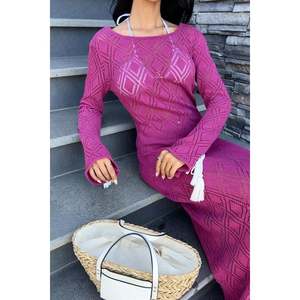 Vestido con Escote en V y Detalles de Encaje y Borlas Transpirables, Modelo 2850 - Product Image 1