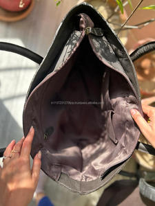 Nouvelle mode Turquoise violet fleur en cuir repoussé à la main sac à main fourre-tout Western Floral en cuir véritable sac à main en cuir de vachette personnalisé pour femmes - Product Image 6