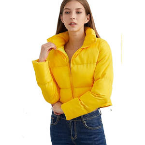 Chaqueta Corta Acolchada para Mujer, Diseño Moderno, Cómoda, de Alta Calidad, Relleno de Algodón, Logotipo Personalizado, Cierre de Cremallera, Tejido de Punto, Invierno - Product Image 2