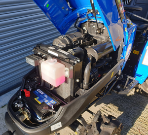 Tracteur compact Solis 16 avec débroussailleuse à fléaux à vendre, idéal pour petites exploitations agricoles, 16 CV, moteur diesel 3 cylindres à couple élevé, pour vergers et jardins. - Product Image 4
