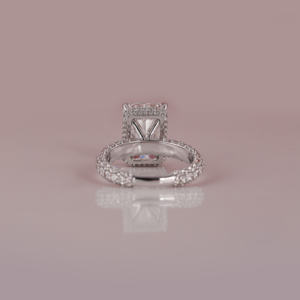 Anillo de compromiso de diamante cultivado en laboratorio de corte radiante clásico 14KT chapado en oro sólido Halo oculto estilo de moda anillo fino certificado IGI - Product Image 3