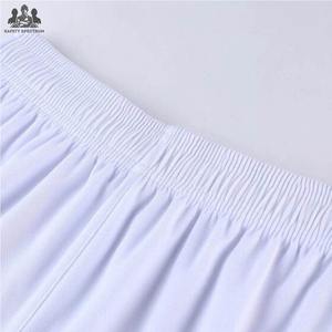 Conjunto de Camiseta y Pantalones Cortos de Fútbol Personalizados, Servicio OEM, Colores Personalizados, Ligeros, 100% Poliéster, Transpirables, de Secado Rápido, para Clubes y Equipos - Product Image 5