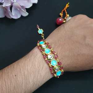 Nueva colección 2025 hermoso Rakhi para Raksha Bandhan festivo hecho a mano Kundan Rakhi pulsera de hilo y cuentas de buena calidad - Product Image 2