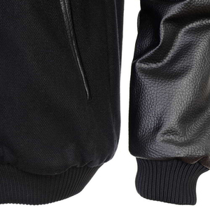 Vente en gros Blouson aviateur universitaire noir à capuche pour homme en faux cuir à manches et boutons pression Streetwear Vêtements d'extérieur décontractés OEM ODM - Product Image 4