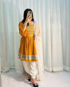 ชุดเจ้าสาว afghan kuchi ชุดเดรสแต่งงาน kuchi มีพู่สีชมพูและหลากสีชุดชนเผ่า - Product Image 3