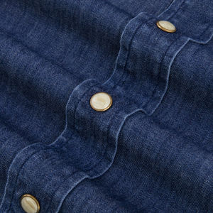 2025 camisas vaqueras de manga larga elásticas ligeras delgadas con bolsillos dobles de algodón 100% de estilo informal para hombre en Tops de vaquero azul - Product Image 4