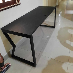 Escritorio de Oficina Moderno y Minimalista con Patas de Madera de Caucho Resistente y Hierro, 160x60cm - Product Image 6