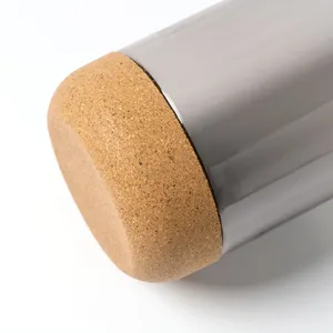 Bouteille d'eau Dizz en RPET et liège – Gadgets promotionnels durables pour boissons - Product Image 6