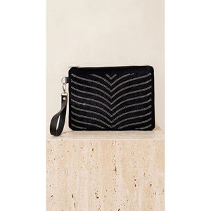 Elegante Bolso de Mano de Cuero con Detalles de Pedrería 131 - Product Image 1