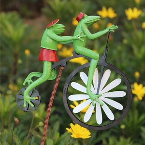 Artes decorativas sólidas ciclismo ranas figura decorativa jardín césped granja escultura ranas molino de viento objeto y acento Hotsale - Product Image 3