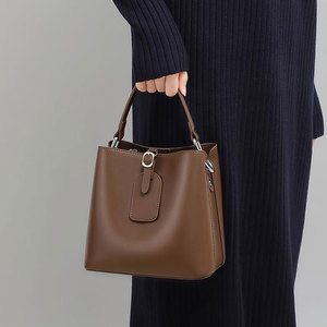 Bolso de cuero Convertible de hombro a cuerpo cruzado Bolso de mujer Bolso de cuero hecho a mano - Product Image 4