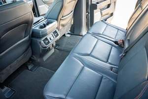 Ford F-150 Lariat Super Crew 4WD Turbo 4.1-6L Automatique 5 places 8 airbags Cuir Toit ouvrant Phares LED Feux de jour Caméra 2023 - Product Image 6