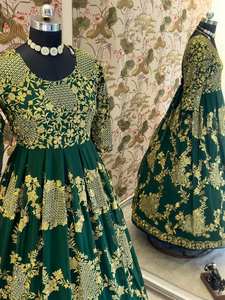 Salwar Kameez en soie brodée élégante pour femmes - Design luxueux longueur ras du sol, séchage rapide, toutes saisons, pour les fêtes - Product Image 4