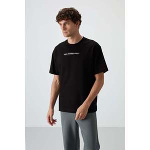 เสื้อยืดผู้ชาย Air Jones สีดำทรงโอเวอร์ไซส์ ผ้าคอตตอนผสม พื้นผิวมีเท็กซ์เจอร์ พร้อมลายกราฟิก ผ้าเนื้อหนา - Product Image 3
