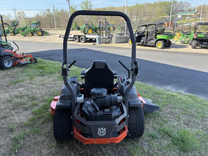 เครื่องตัดหญ้า Husqvarna Z572X รุ่นปี 2025 สำหรับใช้งานเชิงพาณิชย์ แบบ Zero Turn กำลัง 31 แรงม้า ขนาด 72 นิ้ว พร้อมแท่นตัดแบบ Fabricated Deck ระบบขับเคลื่อน Hydro-Gear ZT5400 สำหรับมืออาชีพ มีขายแล้ว - Product Image 3