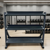 Support de Rangement Professionnel à Trois Niveaux en Métal pour Kettlebells et Haltères – Conception Sécurisée pour Usage Commercial en Salle de Sport