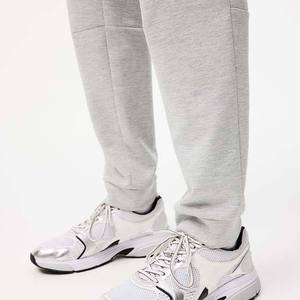 Nuevo chándal de tendencia superior Logotipo personalizado Hombres Entrenamiento deportivo-Jogging Conjunto de dos piezas Chándal Traje de chándal liso para hombres - Product Image 6