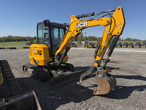 Mini-excavatrice sur chenilles JCBB d'occasion/neuve, modèle 18Z-1T3, 2379 heures, 99 kg, 3 cylindres, 16 CV, pompe hydraulique KYB, godet de 0,12 m de profondeur - Product Image 1