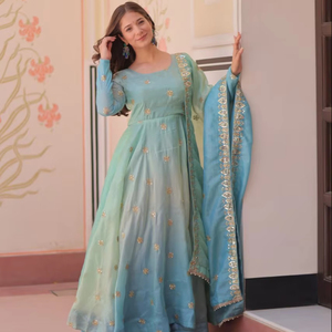 Vestido de novia Largo de seda elegante de diseñador para mujer, bordado de estilo pakistaní indio tradicional, borde de encaje de trabajo para ropa de fiesta - Product Image 1