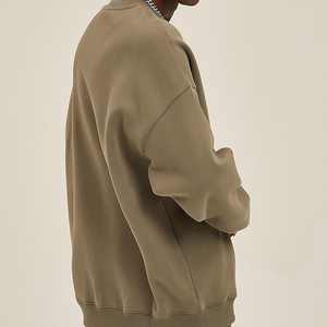 Sudadera extragrande personalizada para hombre, cuello redondo de poliéster y algodón, teñida Lisa para uso en invierno - Product Image 4