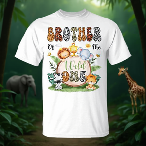 T-shirt Promozionale Personalizzabile per il Primo Compleanno del Bambino: Fratello del Safari Selvaggio - Product Image 3