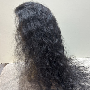 Perruques en dentelle frontale bouclées naturelles avec cheveux humains d'un seul donneur - Product Image 1