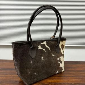 Sacs à main pour femmes de créateurs, fabriqués à la main en cuir de vachette de qualité supérieure, avec poils, faits à la main - Product Image 5