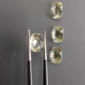 พลอยอะมีทิสต์สีเขียว 10x12 มม. ทรงคุชชั่นเจียระไนแบบเว้า - Product Image 1