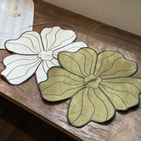 Ensemble de sets de table brodés en or en forme de fleur, serviettes en lin blanc, porte-couverts pour la décoration de table de mariage ou de fête