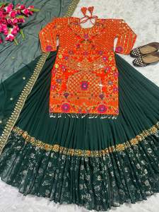 Presentando el nuevo diseñador Lehenga Top en nuevo vestido de fiesta de estilo elegante Material pesado de imitación Georgette con trabajo de bordado de secuencia - Product Image 4