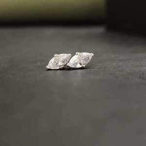 Impresionantes Pendientes de Diamantes de Diseño de Lujo con Corte Marquesa en Oro Rosa de 14 Quilates con Certificado IGI para Aniversarios y Fiestas - Product Image 2