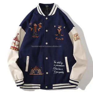 Ensemble de veste bomber varsity pour homme, personnalisée, rouge, hiver, Pakistan, écologique, coupe-vent, brodée, corps en pure laine, manches en cuir - Product Image 3