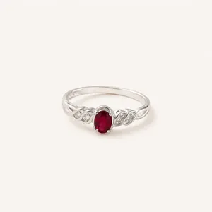 Anillo de Acero Inoxidable Chapado en Oro de 18K con Rubí y Engaste de Garra - Product Image 5