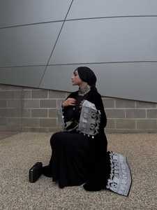 ROBE PAKISTANI PATHANI FAIT À LA MAIN en COULEUR VERTE AVEC LA MEILLEURE QUALITÉ AFGHANI CHARMA en BEAU DESIGN 2025 - Product Image 2