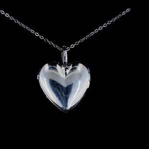 BUEBELLA JEWELS HipHop Romantique Moissanite Pendentif Glacé En Forme De Coeur VVS 925 Argent Conception Personnalisée Petite Amie OEM ODM - Product Image 4